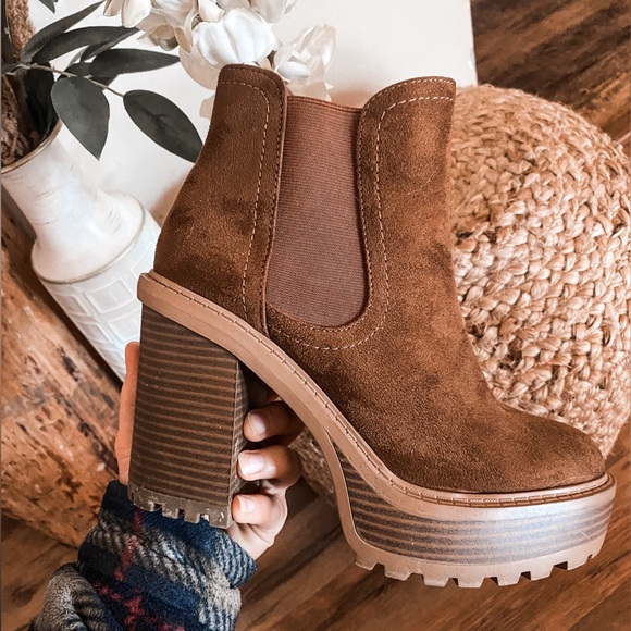 Soda Shoes - Fall Suede Boots